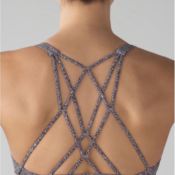 Lululemon Free To Be Zen Bra size 6
Sea Spray Alpine White Dark Chrome - Picture 2 of 6